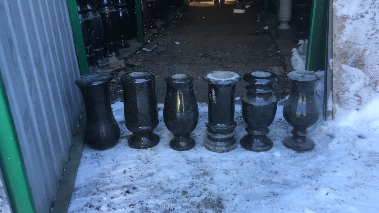 Ваза из гранита на могилу 41023