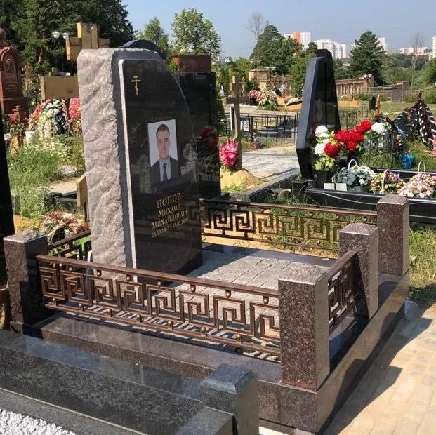 Ограда чугунная на могилу 82923