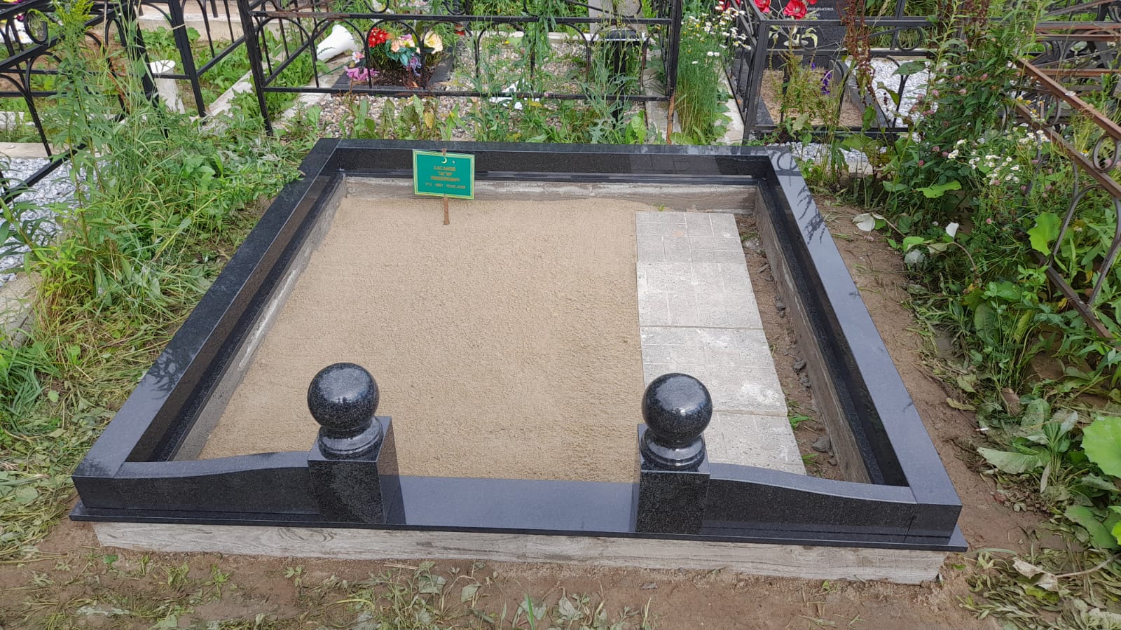 Ограда гранитная на могилу 22114