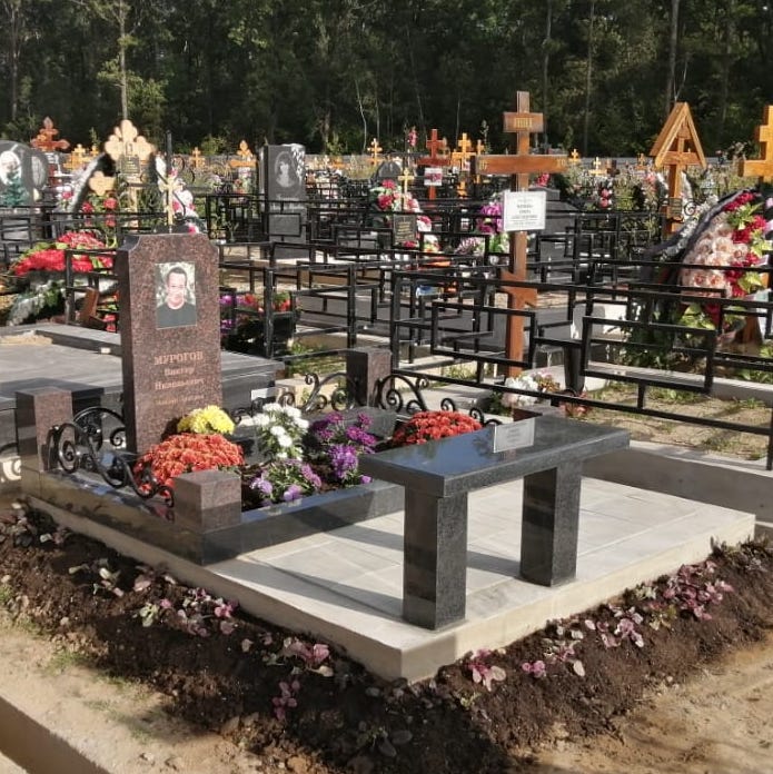 Цоколь с оградкой на могилку 22155