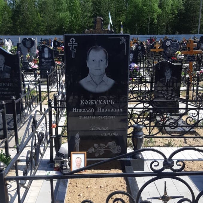 Две розы на надгробный памятник 91014