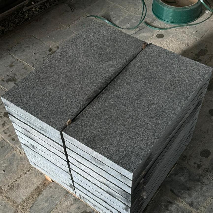 гранитная плитка Цветок Урала