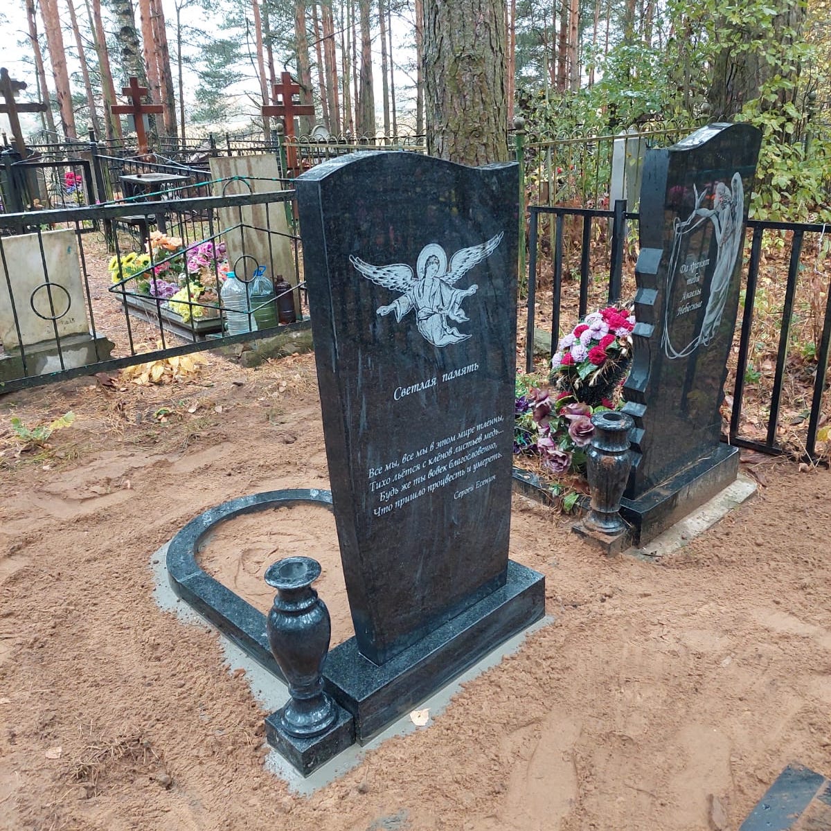 летящий ангелы на памятнике картинка