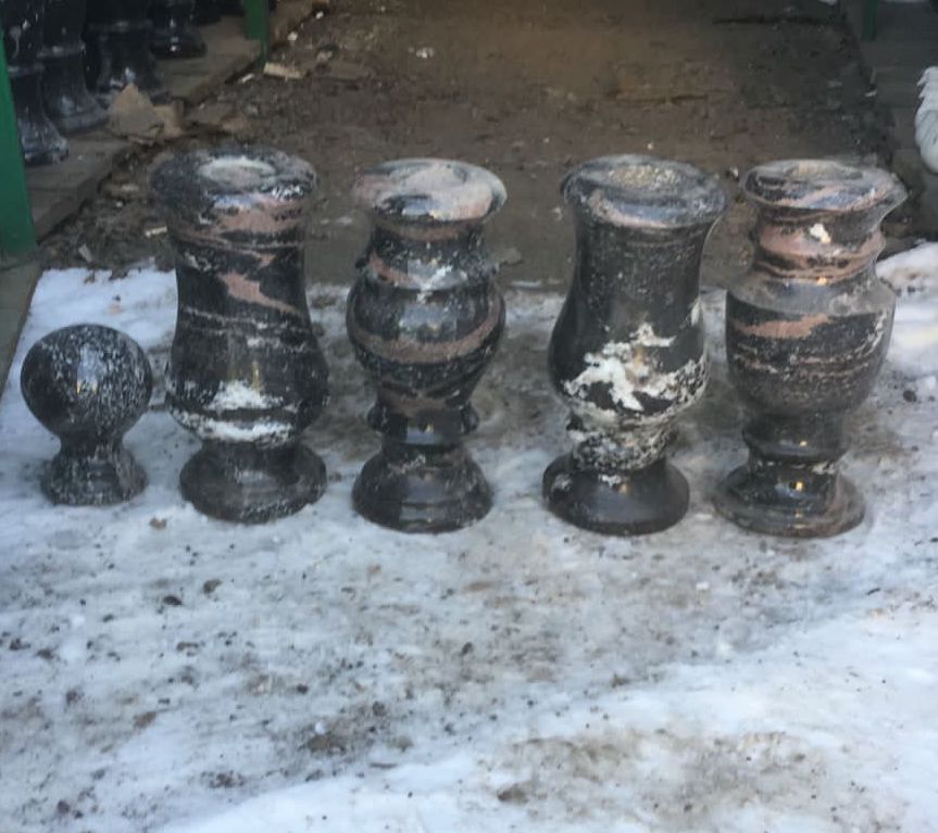 Ваза из гранита на могилу 41024