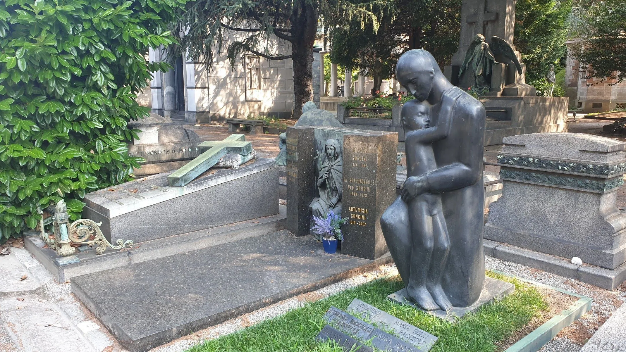 Скульптура на памятник сыну