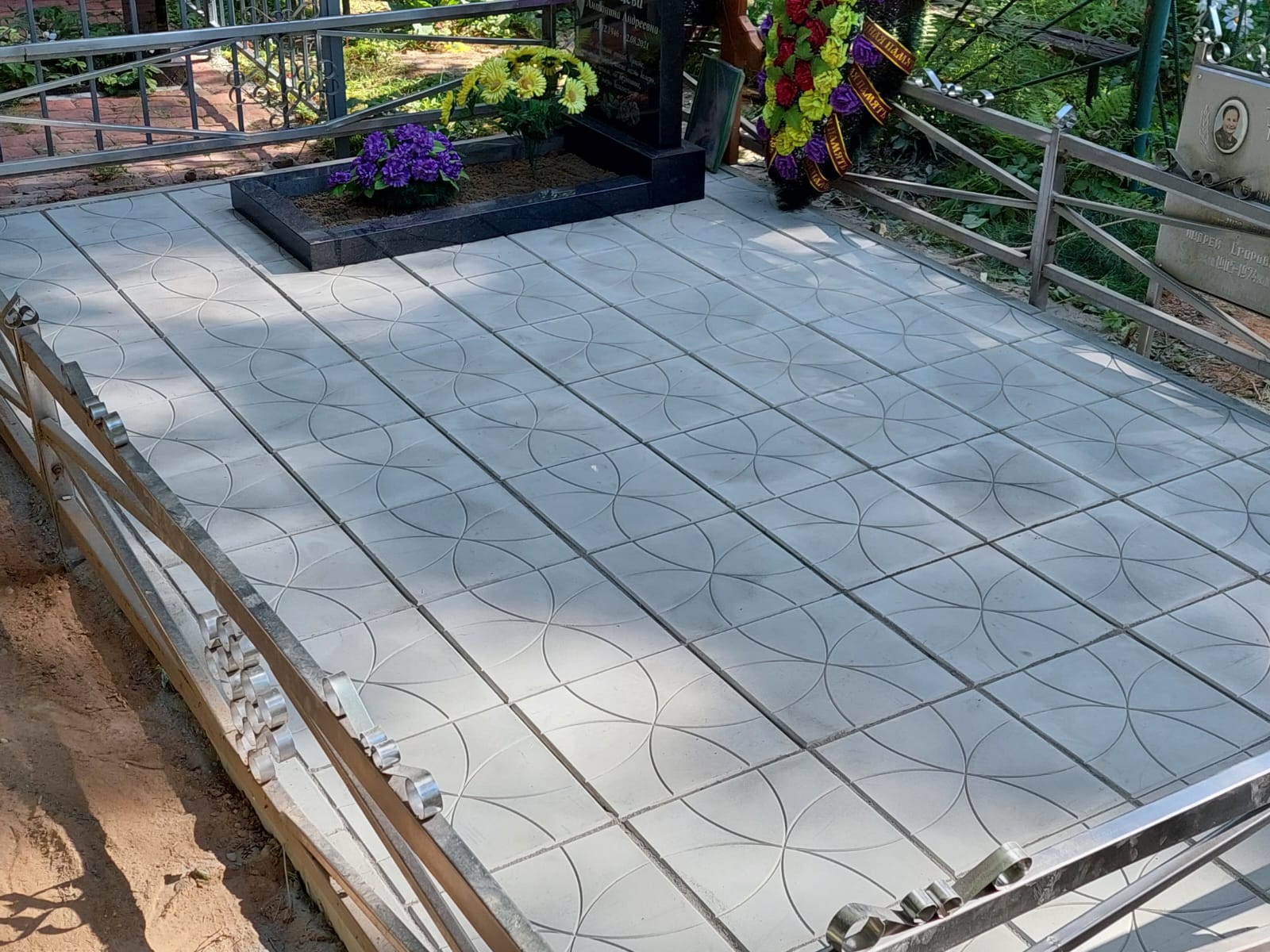 Тротуарная плитка для укладки на кладбище 60011