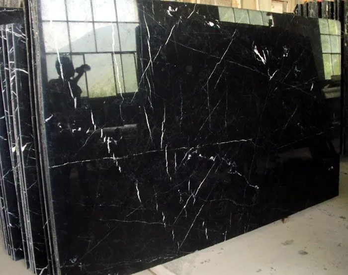 Памятники из черного мрамора