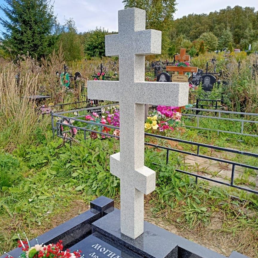 Православный крест из гранита 17906