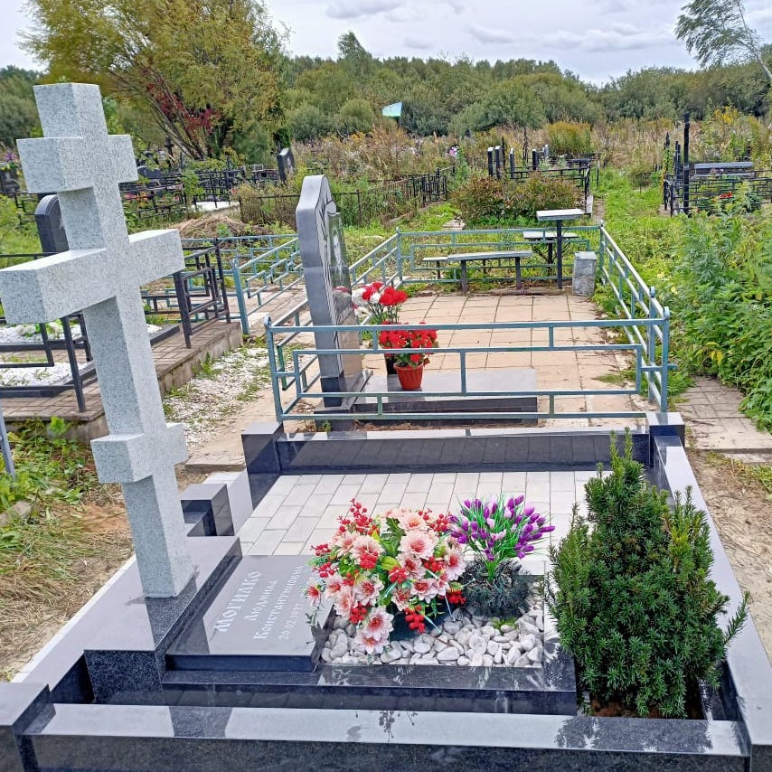 Речная галька на могилу пример