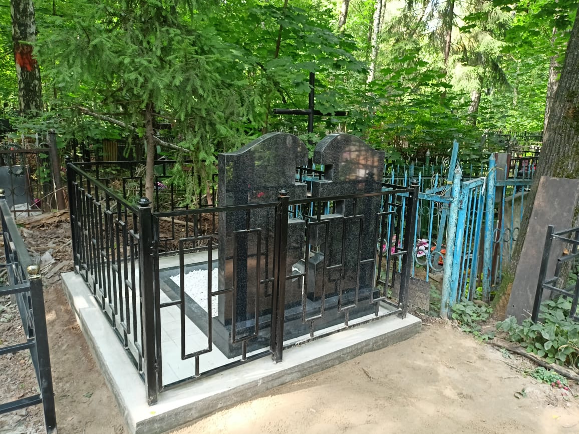 Высокая ограда на могилу 33001