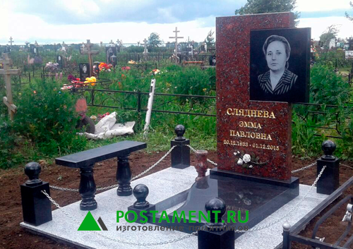 Ограда столбики с цепями на могилу 22117