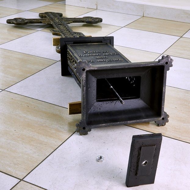 Чугунный памятник на могилу