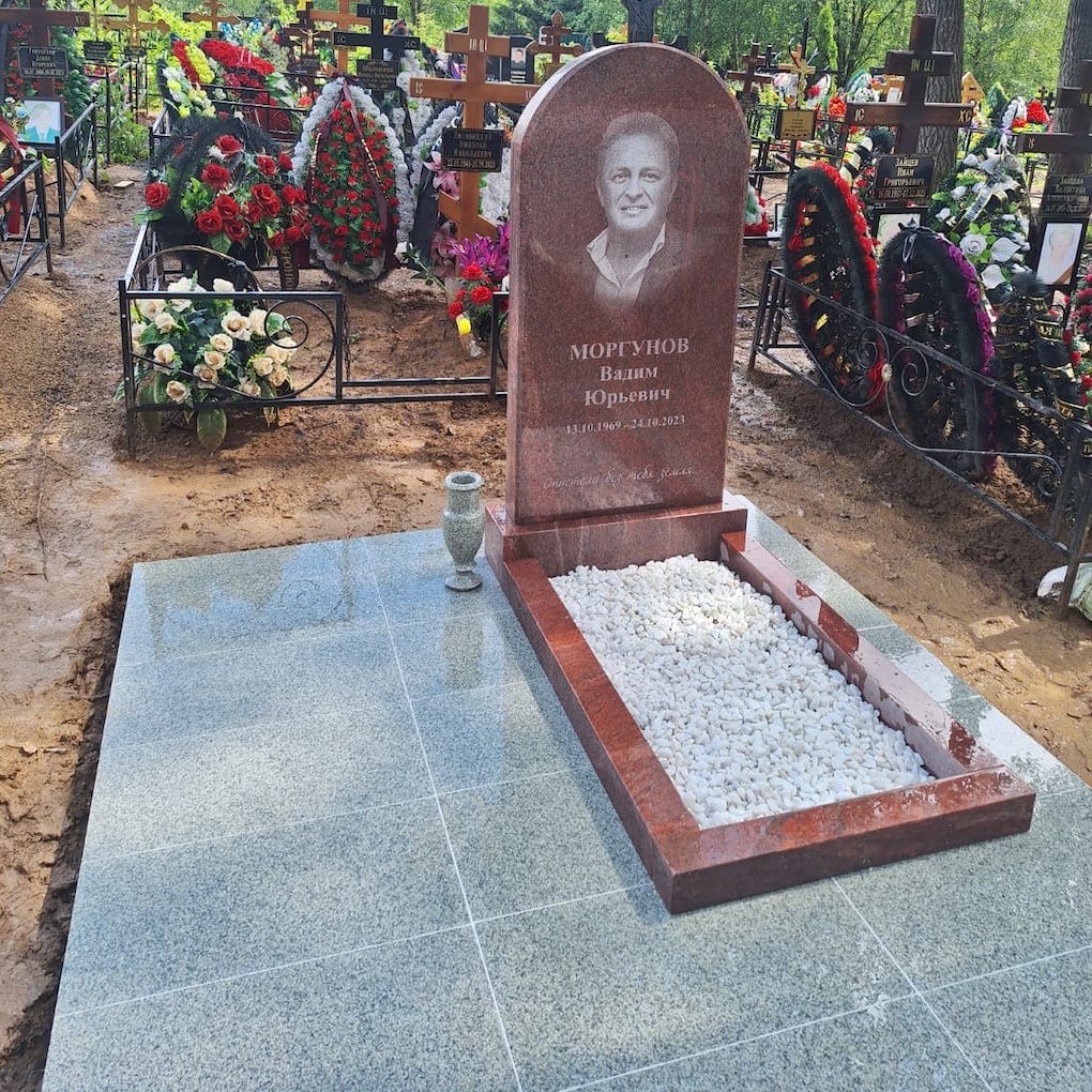 гранитная белая плитка на могилу