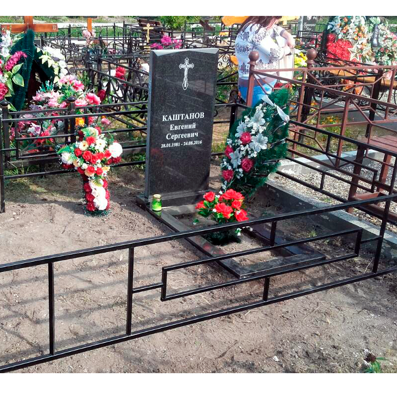 Недорогая оградка с геометрическим орнаментом 30010