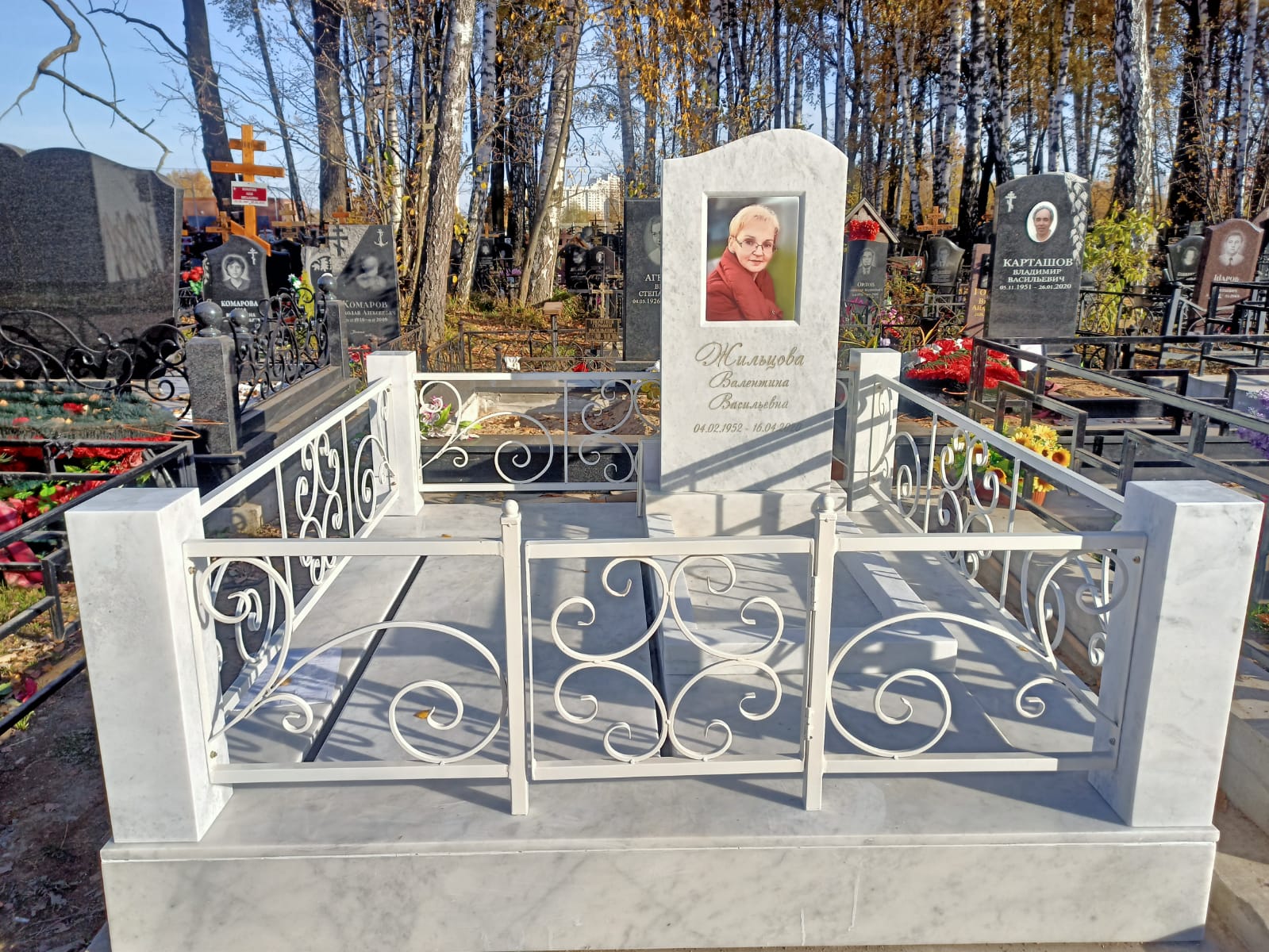 Цоколь с оградой на могилу 22161