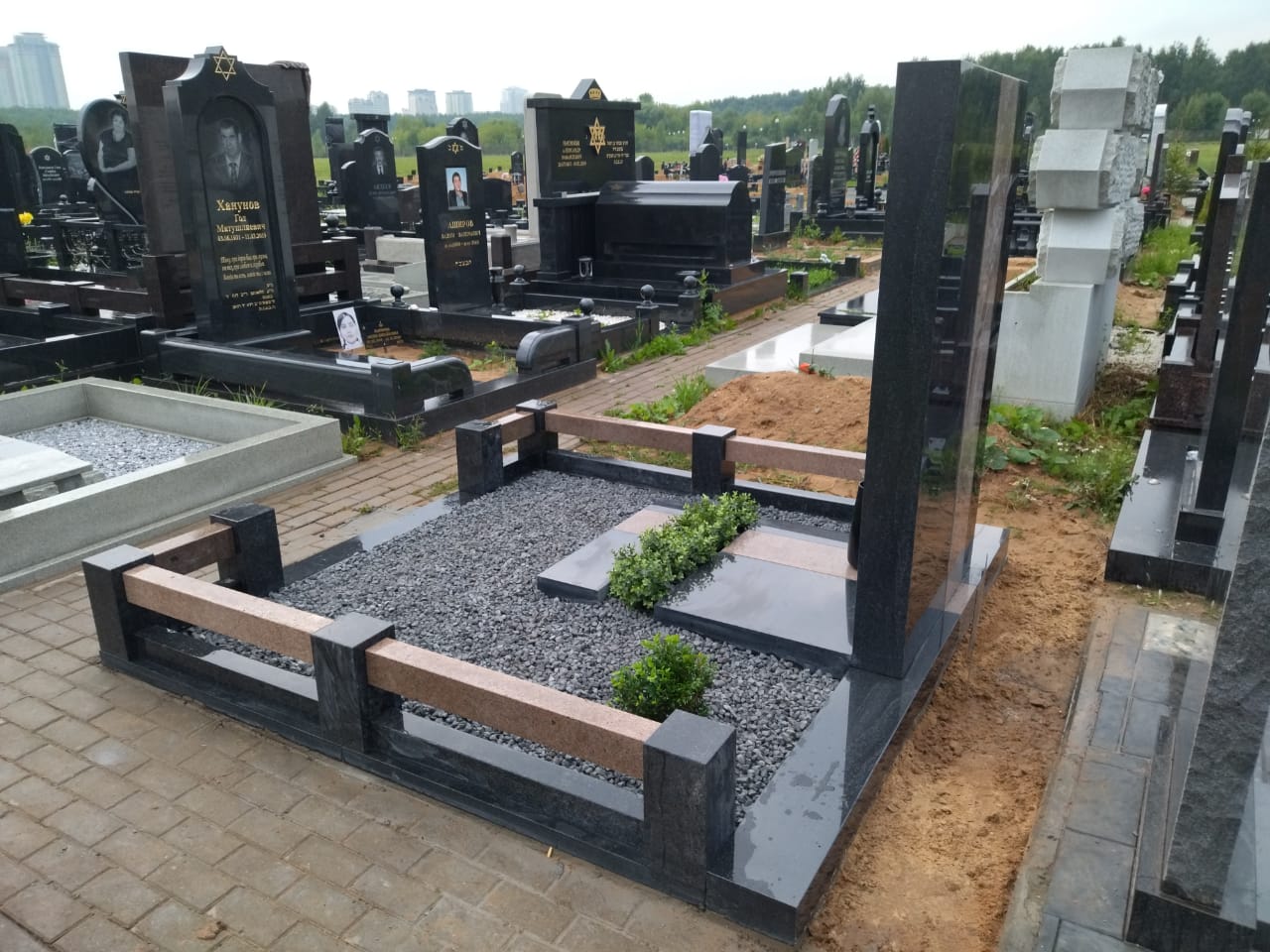 Цоколь комбинированный на могилу 22141