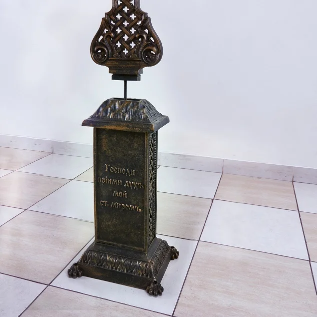 Чугунный памятник на могилу