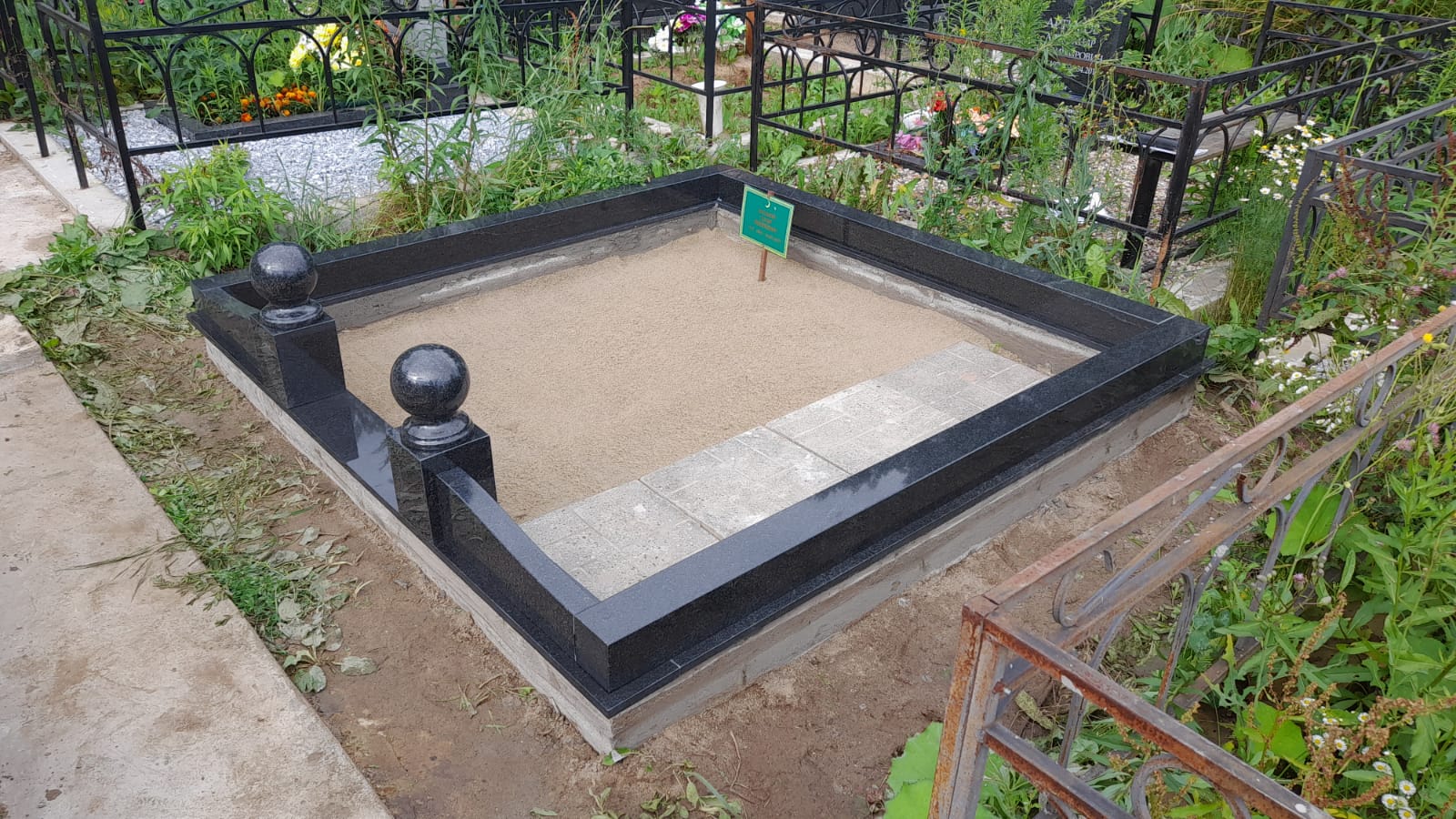 Ограда гранитная на могилу 22114