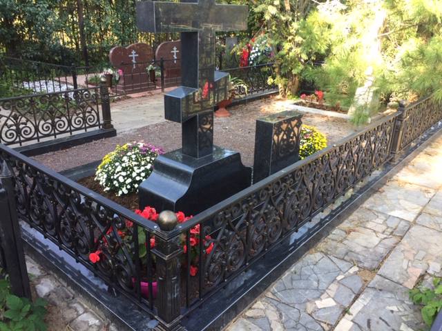 Ограда чугунная на могилу 82920