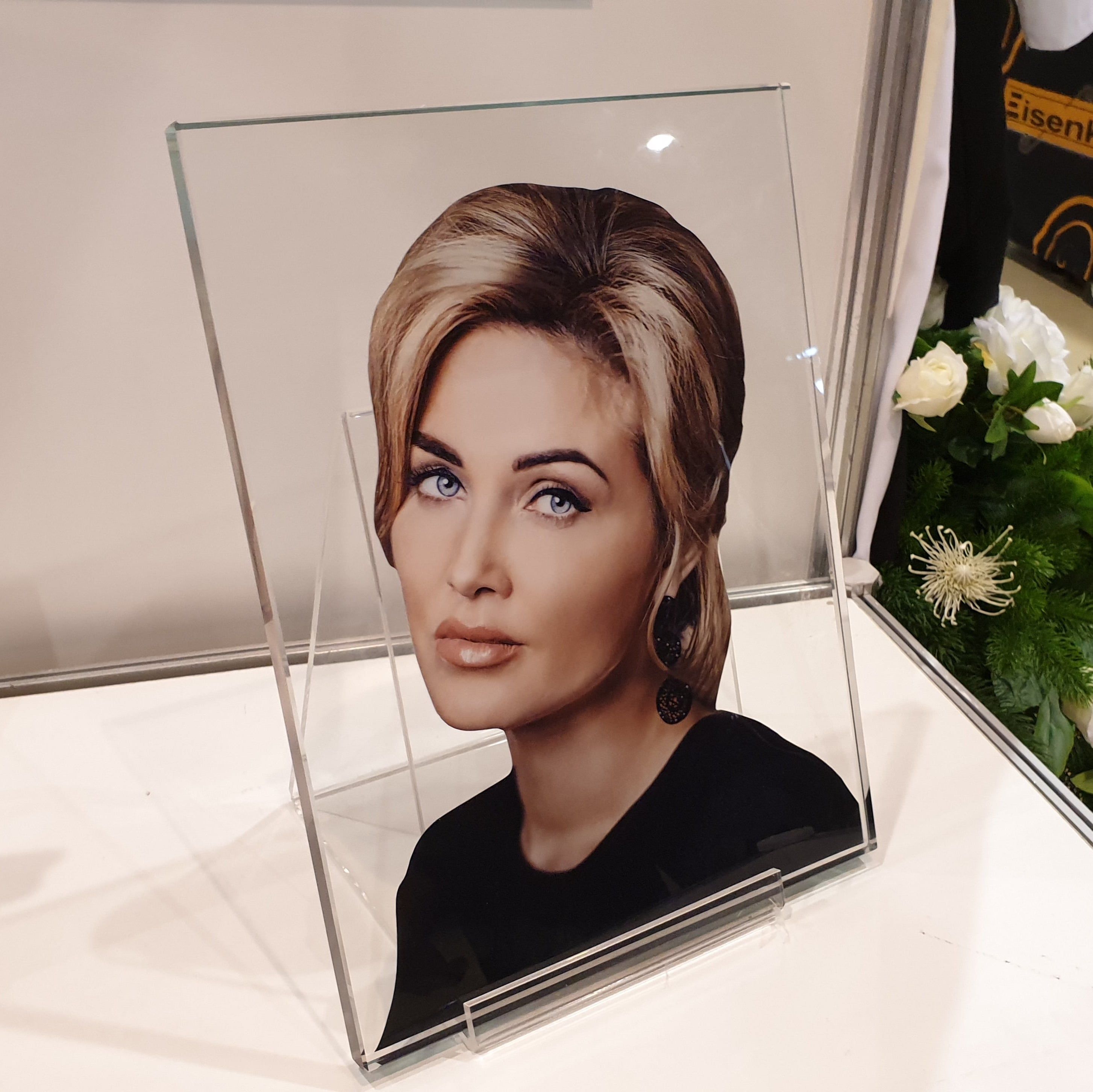 Подставка под портрет на памятник из акрилового стекла