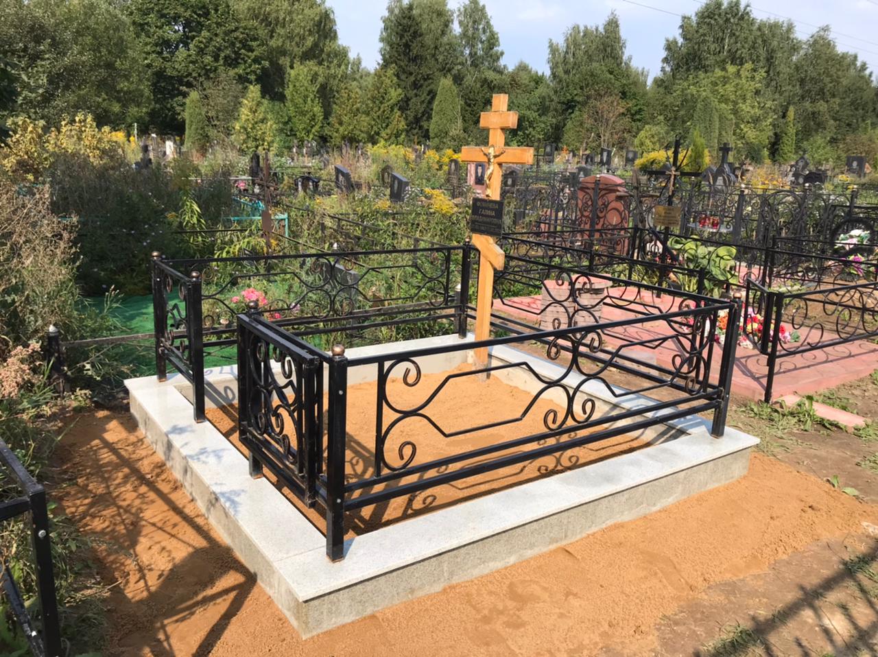 Простая оградка на могилку 30006