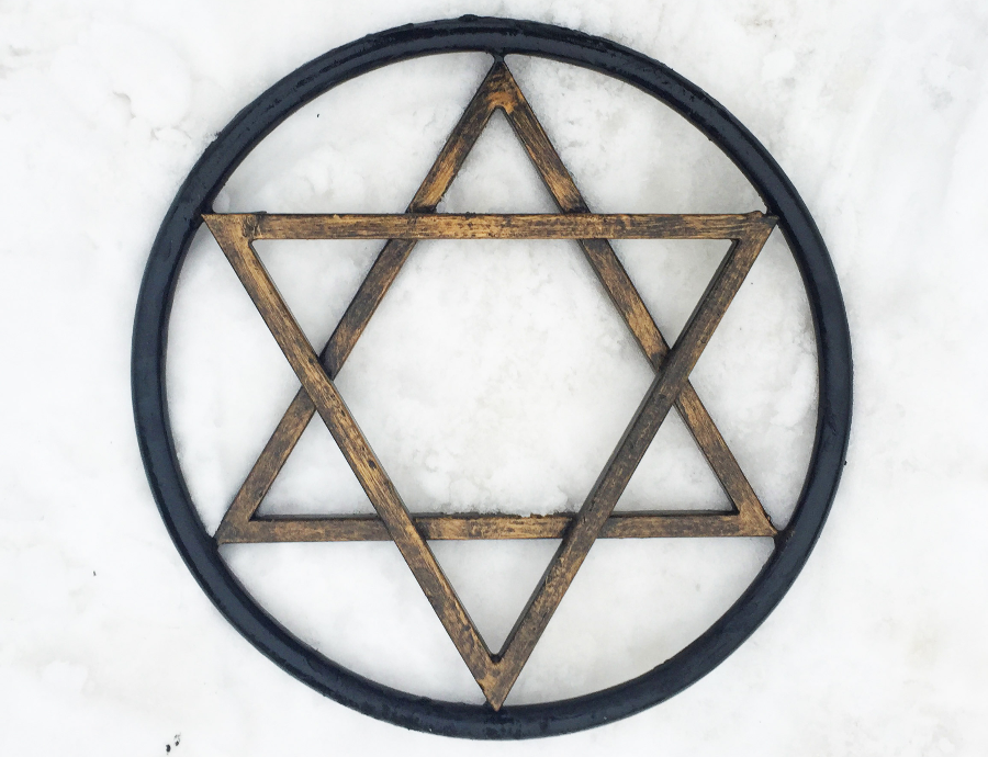 Кованая ограда с крестом 34032 на могилу