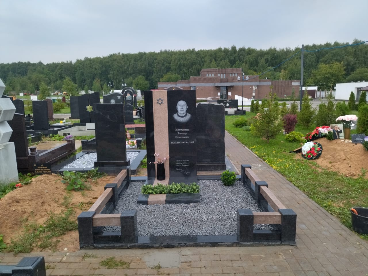 Цоколь комбинированный на могилу 22141