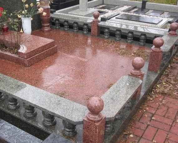 Цоколь на могилу с перилами 22152
