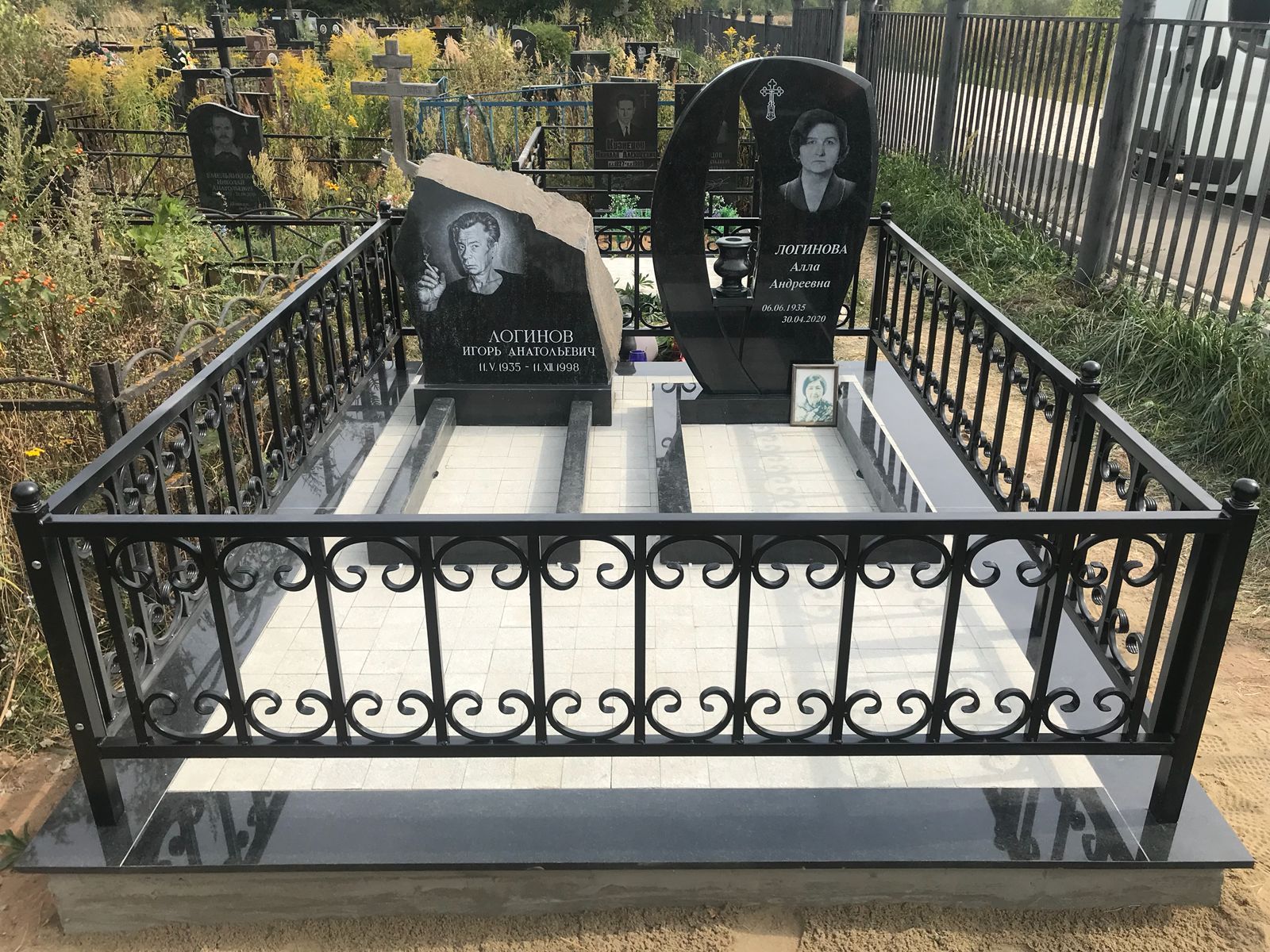 Брусчатка из серого гранита Цветок Урала