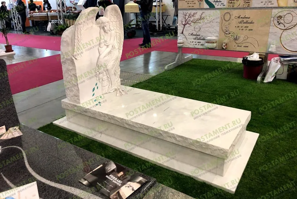 Памятник европейский на выставке Tanexpo 2018