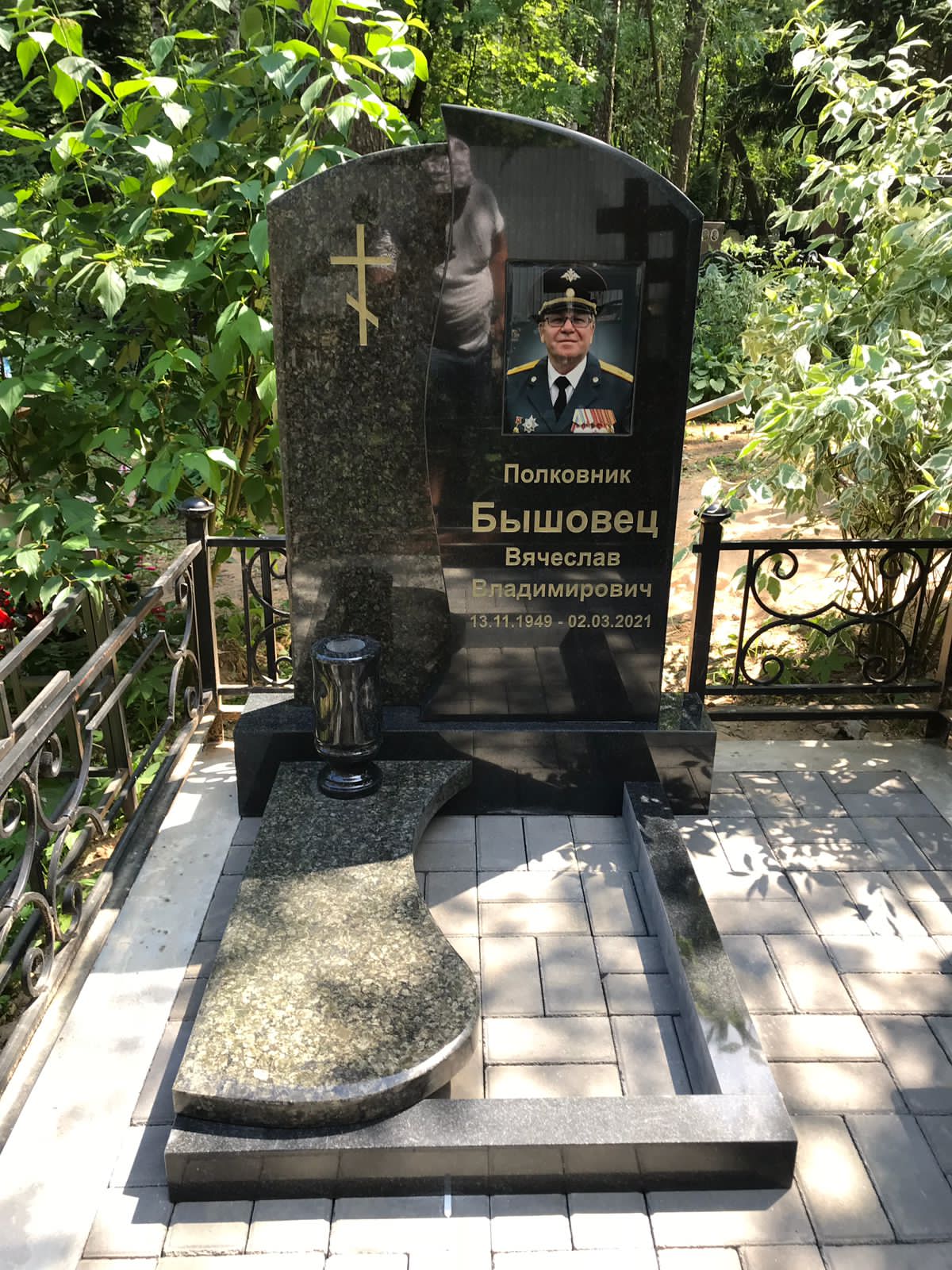 Комплекс семейный могилу 18916