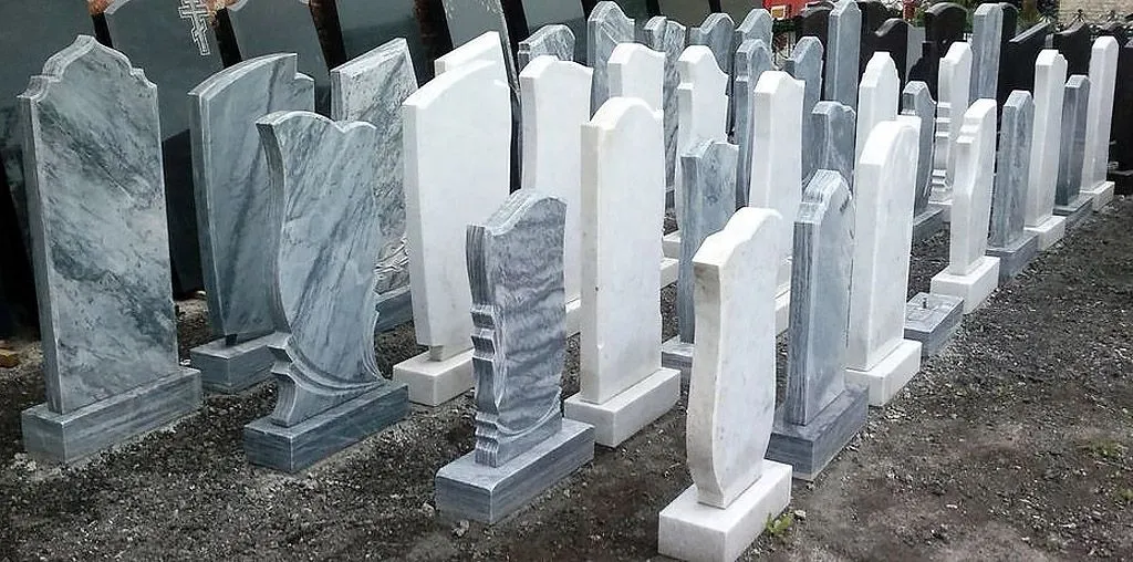 Памятники из светлого гранита и мрамора
