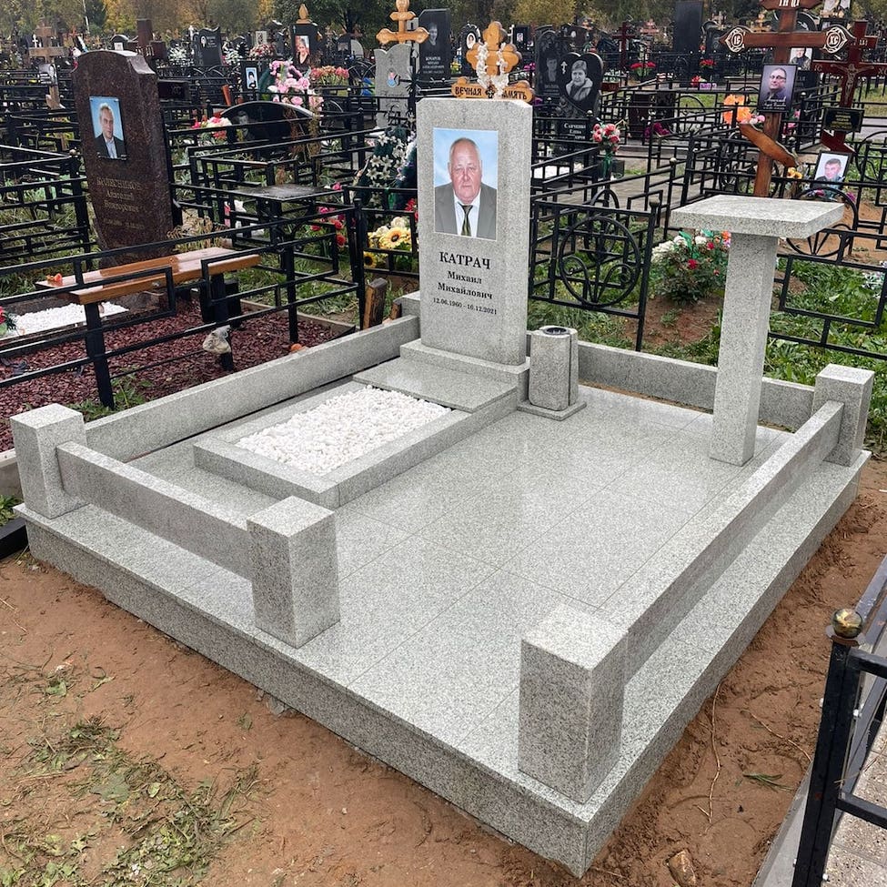 гранитная белая плитка на могилу