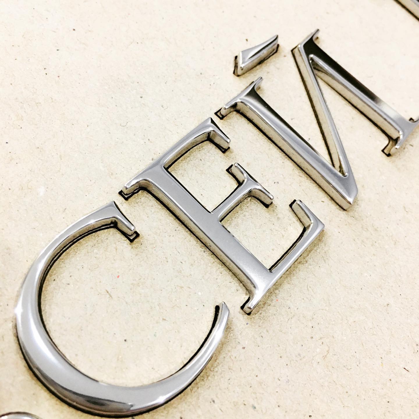 Надпись из нержавеющей стали 81912