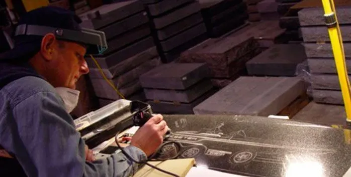 Ручная гравировка на памятнике