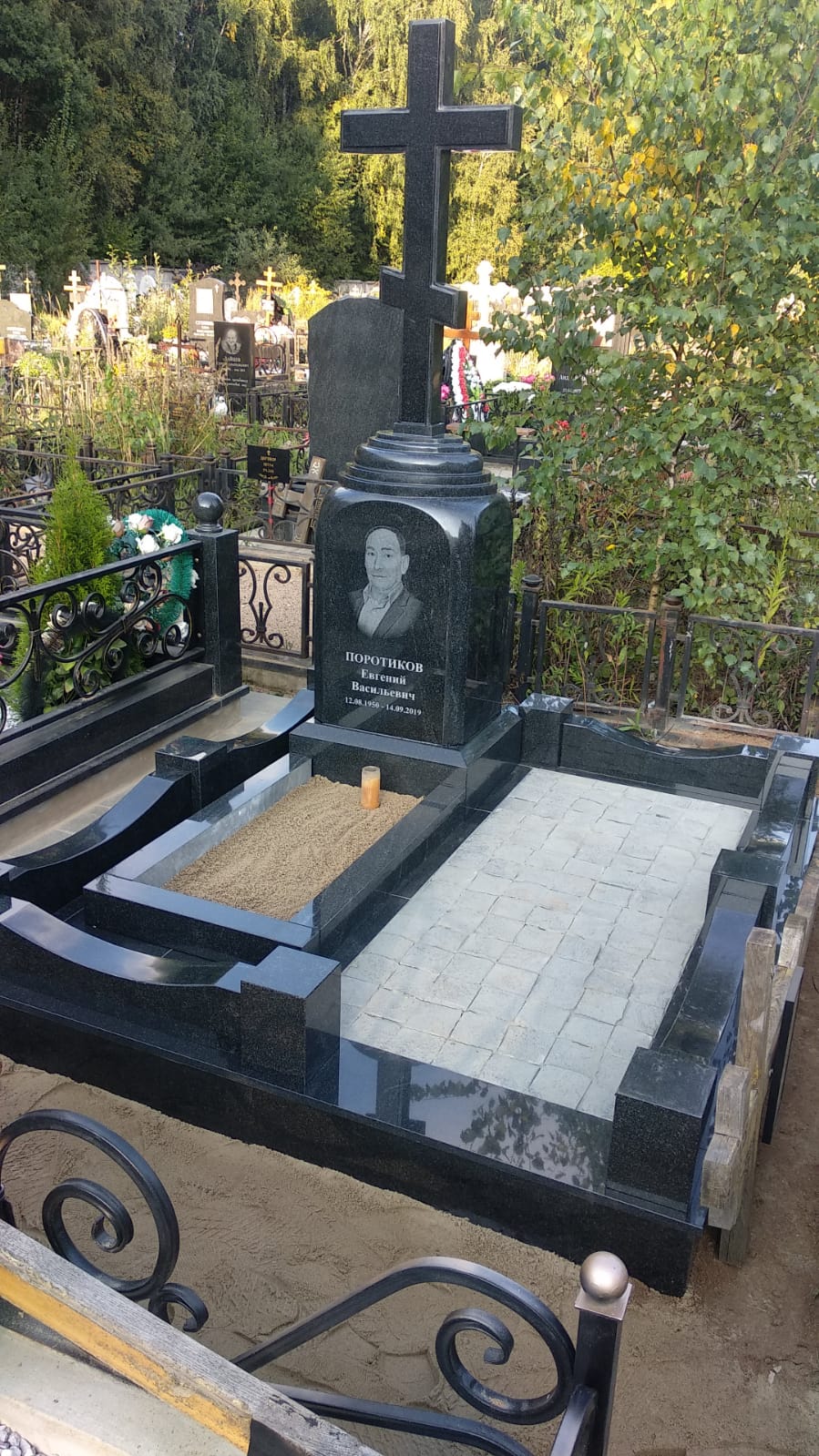 Цоколь на могилу 22128