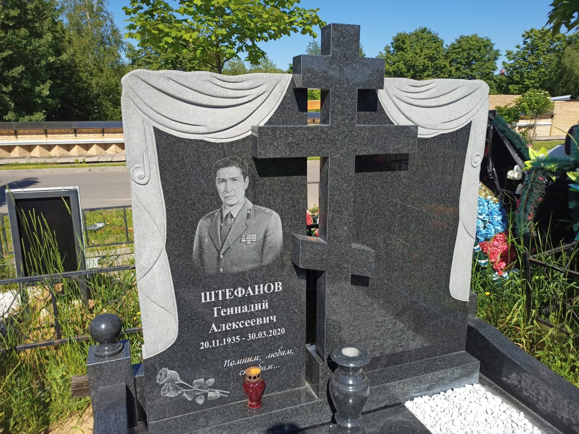 Православный крест из гранита 17906