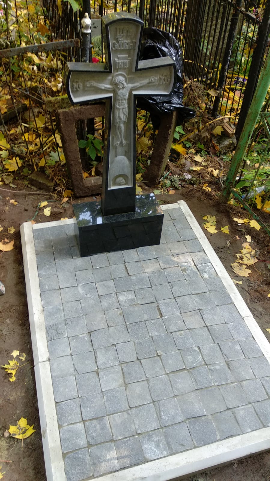 Тротуарный бордюр на могилу 60101