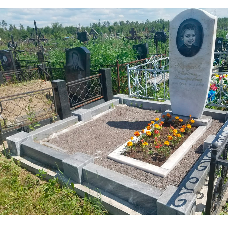 Цоколь на могилу 22104