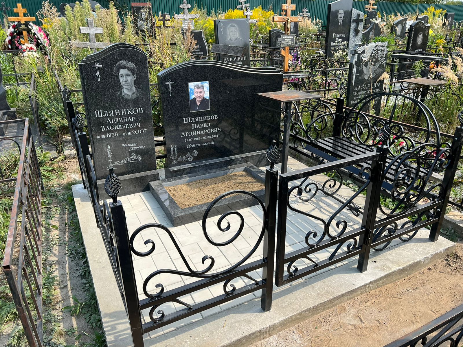 Сварная ограда на могилу 32021