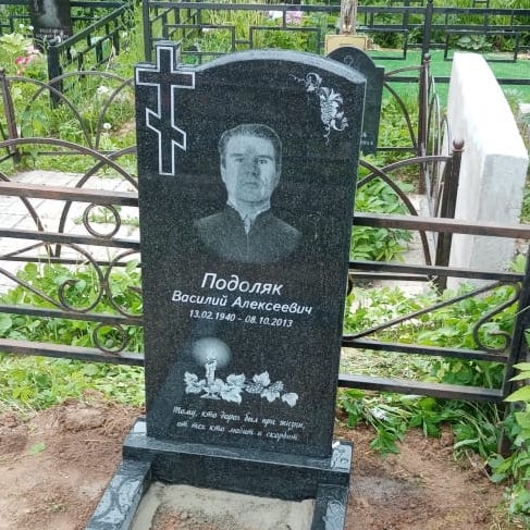 Уголок с виноградной лозой на памятник из гранита 96040