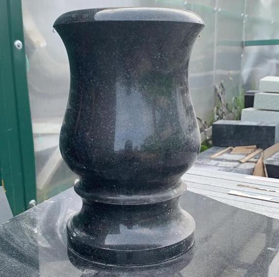 Ваза из гранита на могилу 41023