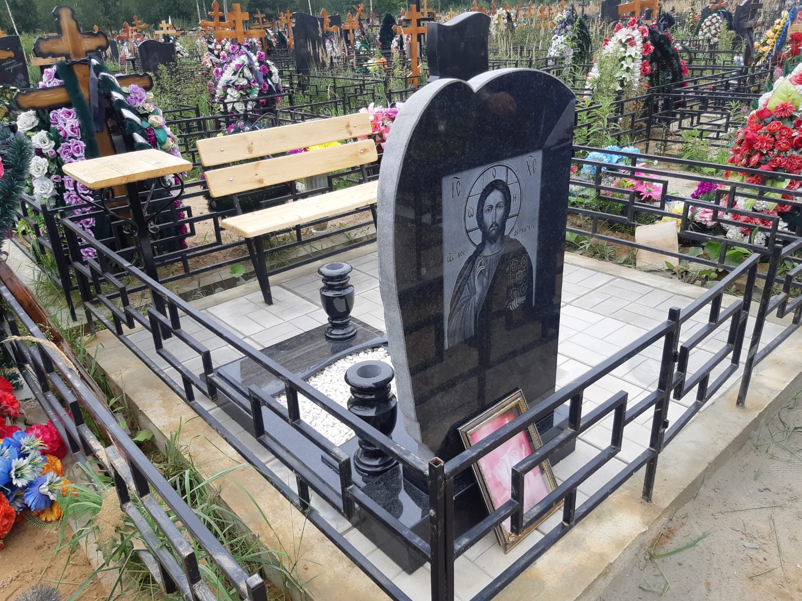 Лавочка со спинкой на могилу 50106