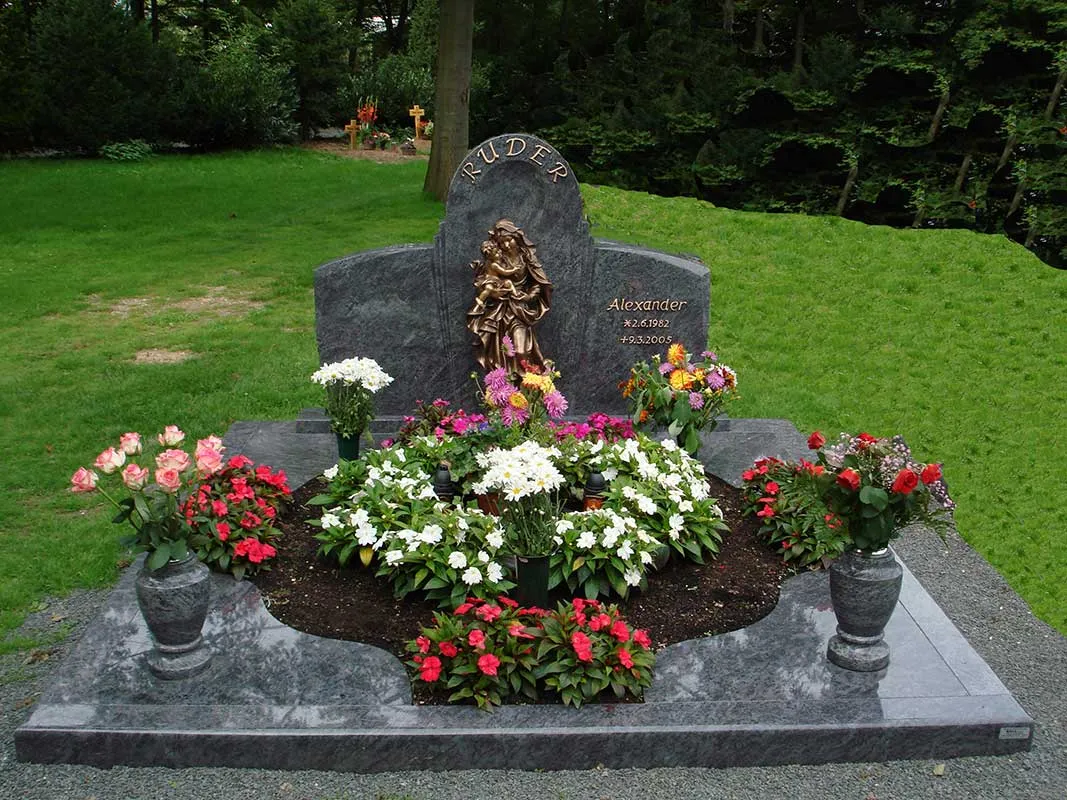 Плита надгробная на памятнике