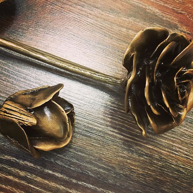 Розы из бронзы на памятник 82108