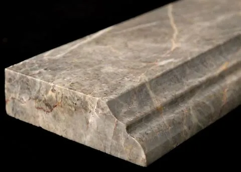 Фаска на памятнике из гранита и мрамора