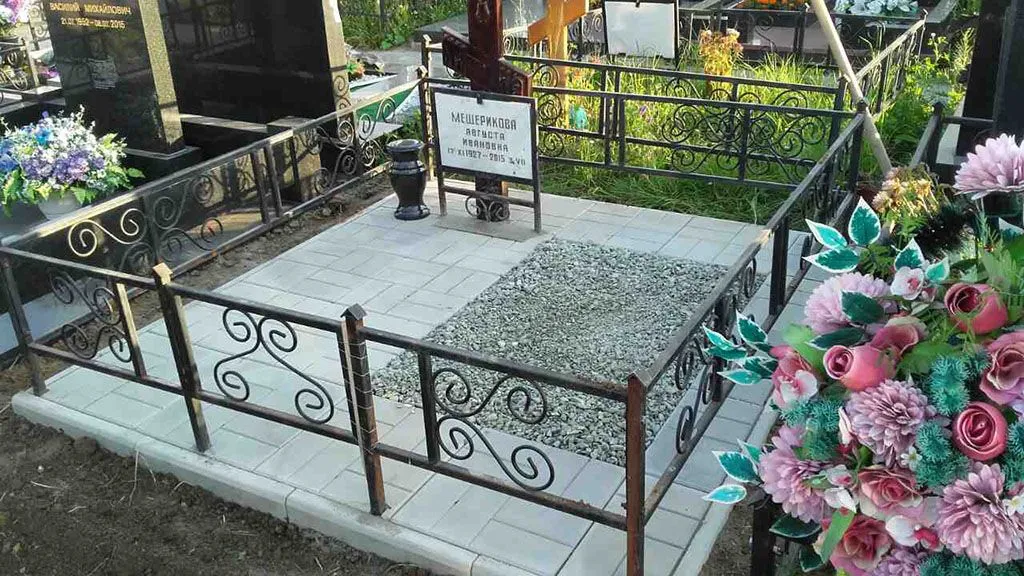 Временная табличка на могилу