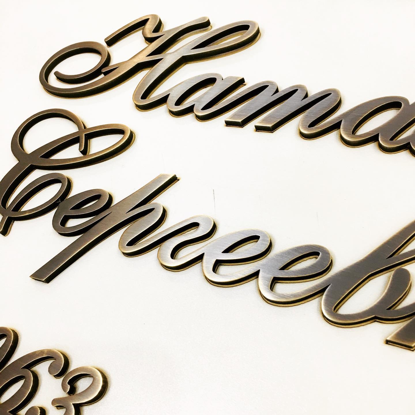 Буквы латунные на памятник накладки