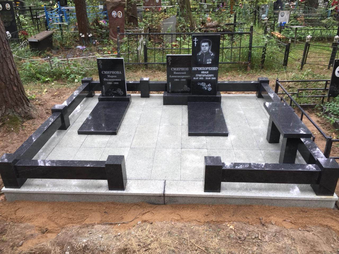 Скамейка из гранита ритуальная 51112