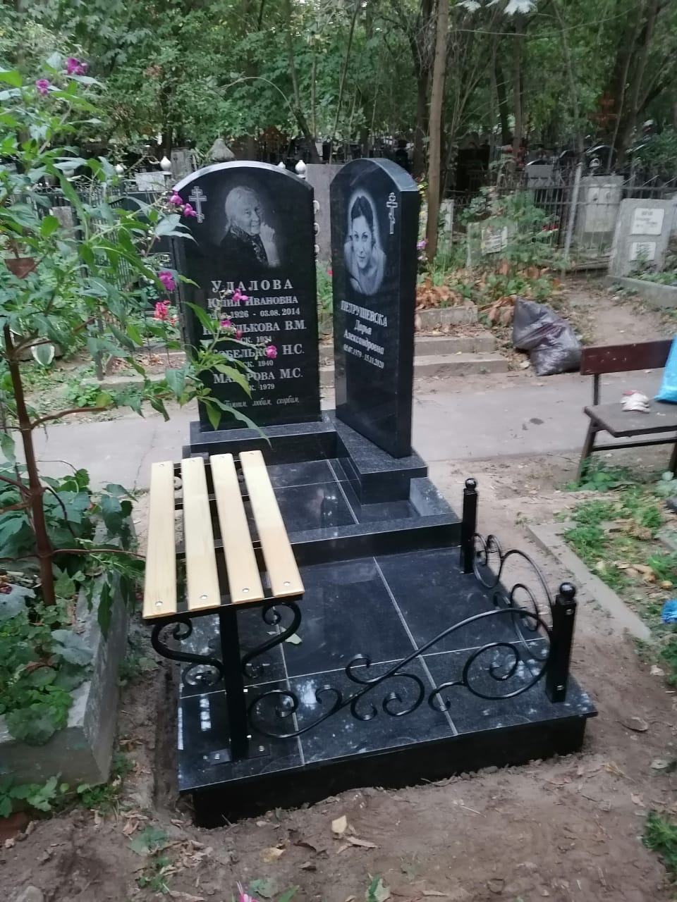 Сварная лавочка на кладбище 50102